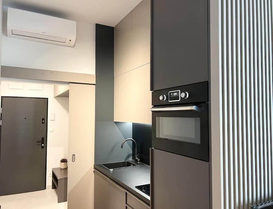 Central Getaway Studio Bratislava Esterno foto
