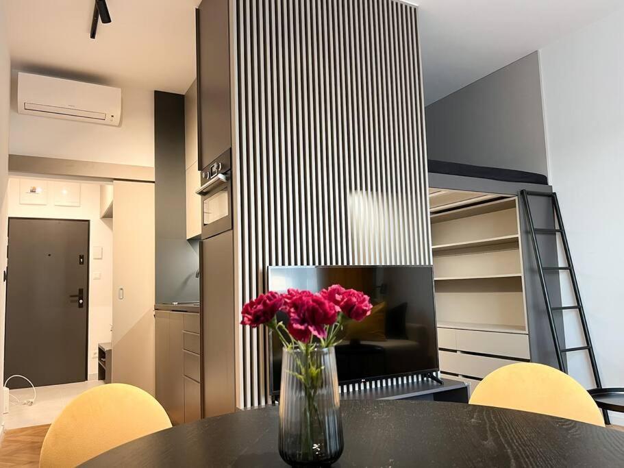 Central Getaway Studio Bratislava Esterno foto
